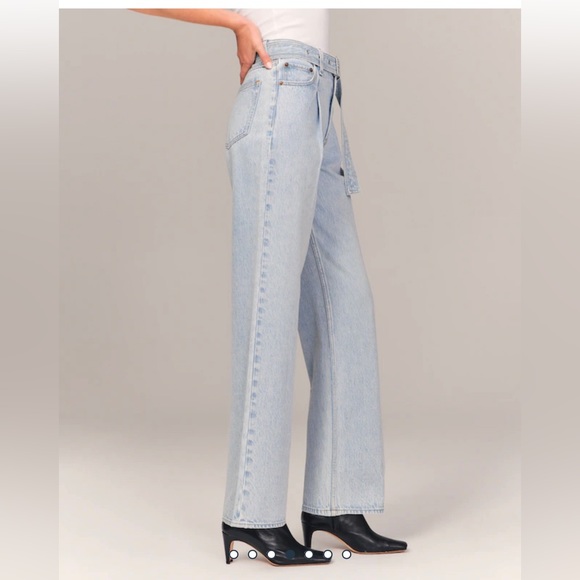 A&F High Rise Loose/Wide Leg Jeans - Picture 3 of 8